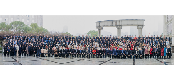 《凝心聚力，赢战2023》 ——尊龙凯时集团年度表扬大会暨2023年战略安排大会胜利终结